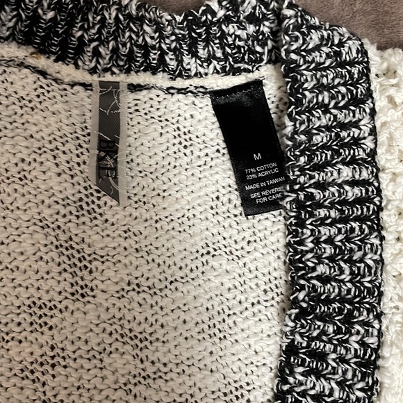 Women’s BKE Buckle cardigan M - Picture 3 of 3